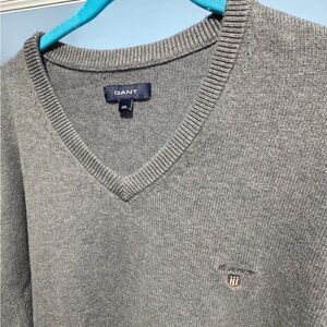 GANT Men's Gray V-Neck Sweater